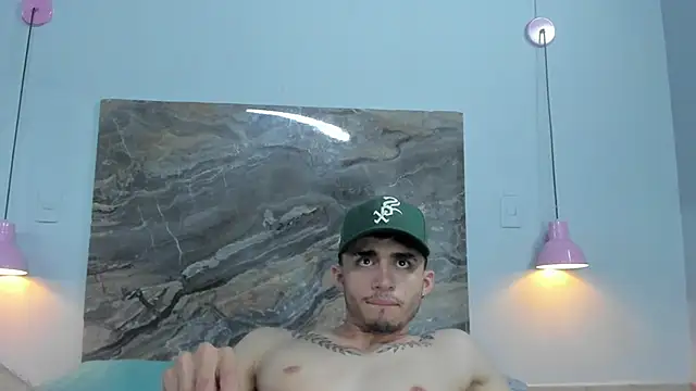 Snapshot of James-06 chatting on 05-11-26, 04:04 James-06 online show from 05-11-26, 04:04