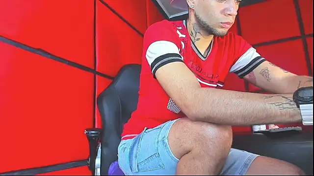 Daniel huge22 online show from 04-12-26, 02:11