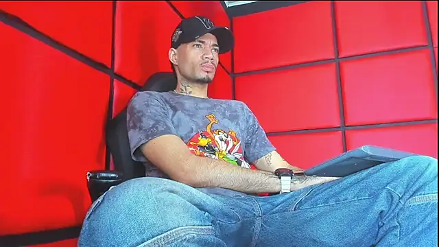 Daniel huge22 online show from 06-17-26, 03:02