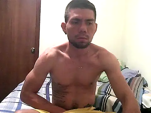 Snapshot of thomas2wood chatting on 04-28-26, 03:11 thomas2wood online show from 04-28-26, 03:11