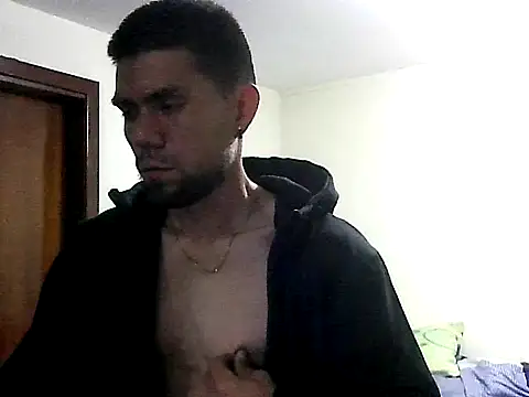 Snapshot of thomas2wood chatting on 05-12-26, 03:47 thomas2wood online show from 05-12-26, 03:47