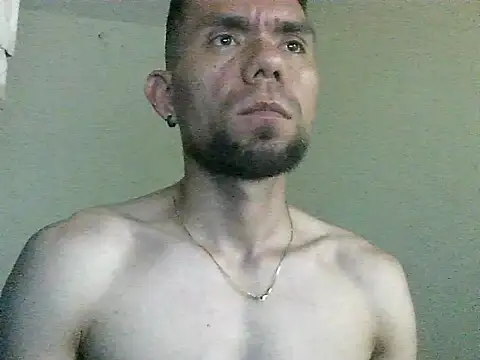 Snapshot of thomas2wood chatting on 05-21-26, 12:28 thomas2wood online show from 05-21-26, 12:28