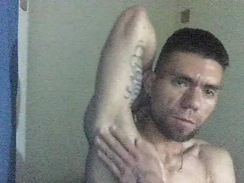 Snapshot of thomas2wood chatting on 05-21-26, 11:34 thomas2wood online show from 05-21-26, 11:34