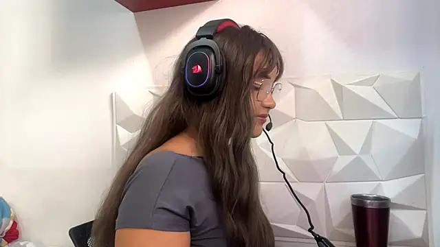 Snapshot of IsisValentine chatting on 04-10-26, 04:01 IsisValentine online show from 04-10-26, 04:01