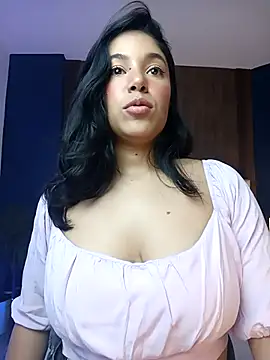 Snapshot of BrendaBloom_ chatting on 05-03-26, 12:11 BrendaBloom online show from 05-03-26, 12:11