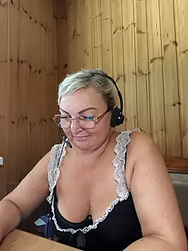 White-Chocolatte online show from 06-26-26, 06:51