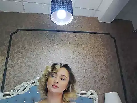 Snapshot of Ivy_Quin chatting on 04-10-26, 03:56 Ivy Quin online show from 04-10-26, 03:56