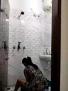 Love-Birdss online show from 04-15-26, 09:27