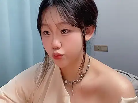 Lilababy00 online show from 04-11-26, 10:19