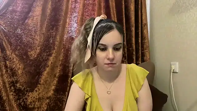 Snapshot of SakuraBliss_ chatting on 06-17-26, 10:28 SakuraBliss online show from 06-17-26, 10:28