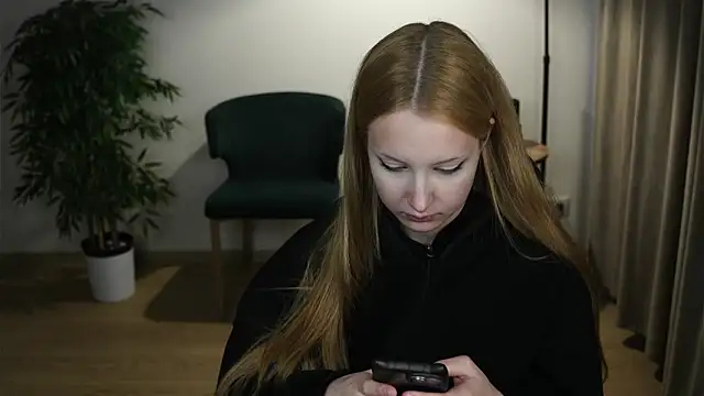 AlmedaWalmer online show from 04-07-26, 03:23