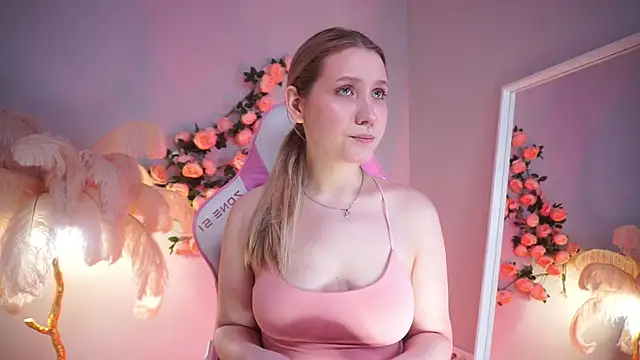 Emilicious online show from 05-18-26, 01:39