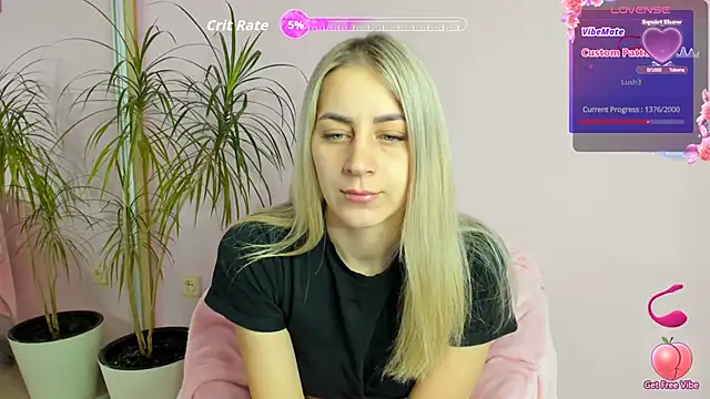 Snapshot of Monica_Luno chatting on 05-22-26, 01:24 Monica Luno online show from 05-22-26, 01:24