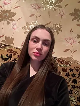 Snapshot of AlinaLove3213 chatting on 04-20-26, 06:20 AlinaLove3213 online show from 04-20-26, 06:20