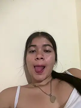 Snapshot of Kloe_zaf chatting on 05-18-26, 06:30 Kloe zaf online show from 05-18-26, 06:30