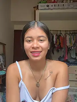 Snapshot of Kloe_zaf chatting on 06-05-26, 08:58 Kloe zaf online show from 06-05-26, 08:58