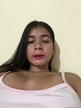 Snapshot of Kloe_zaf chatting on 06-23-26, 05:49 Kloe zaf online show from 06-23-26, 05:49