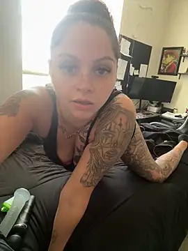 Tattedphoenix online show from 05-01-26, 02:32