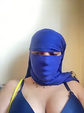 Snapshot of Arabe_Talent chatting on 04-13-26, 10:21 Arabe Talent online show from 04-13-26, 10:21