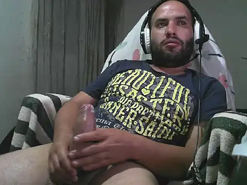 Snapshot of axelcolix chatting on 04-08-26, 01:49 axelcolix online show from 04-08-26, 01:49