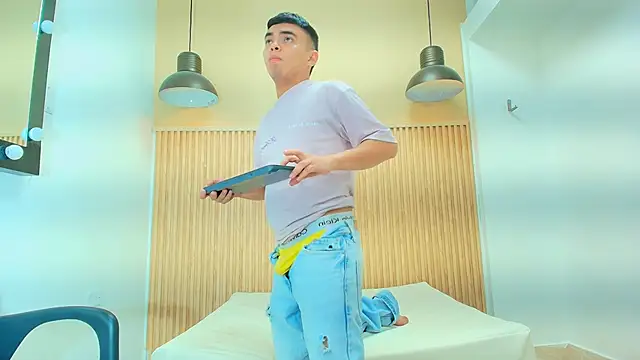 THIAM KELLER1 online show from 04-08-26, 11:37