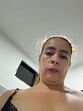 Natigoonzalez online show from 05-31-26, 01:58