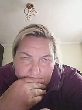 Snapshot of AureliaSky598 chatting on 06-03-26, 04:56 AureliaSky598 online show from 06-03-26, 04:56