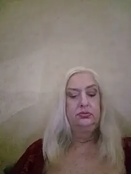 Julia20X online show from 06-03-26, 02:33