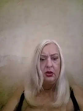 Julia20X online show from 06-07-26, 08:29