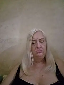 Julia20X online show from 06-07-26, 08:45