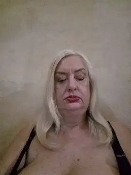 Julia20X online show from 06-11-26, 10:13