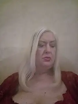 Julia20X online show from 06-12-26, 10:25