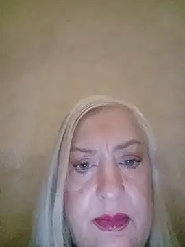 Julia20X online show from 06-19-26, 08:29