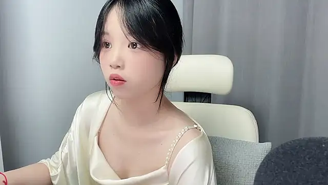 Xiaoqing00 online show from 05-16-26, 10:36
