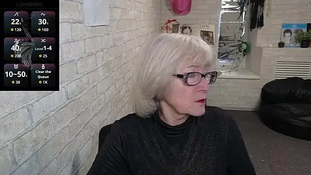 Snapshot of Zuri_Zodiac chatting on 04-10-26, 08:52 Zuri Zodiac online show from 04-10-26, 08:52