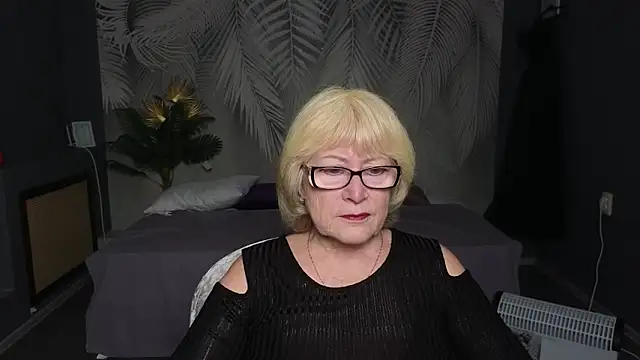 Snapshot of Zuri_Zodiac chatting on 04-16-26, 07:20 Zuri Zodiac online show from 04-16-26, 07:20