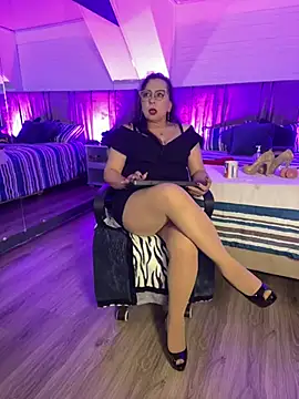 Jenifer cruz online show from 05-08-26, 05:46