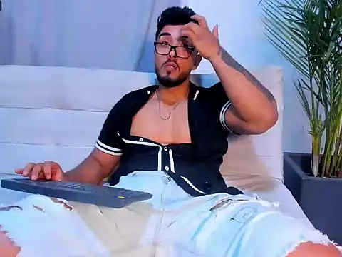 alangreek1 online show from 07-08-26, 02:16