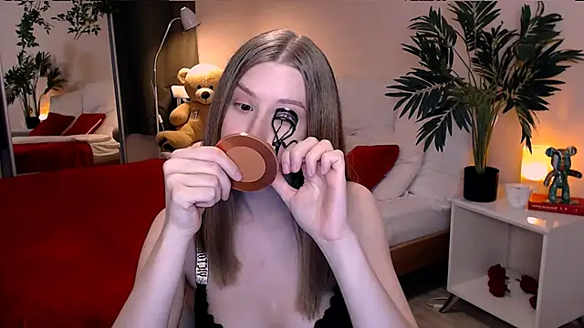 Snapshot of cheeky_chick chatting on 07-12-26, 08:33 cheeky chick online show from 07-12-26, 08:33