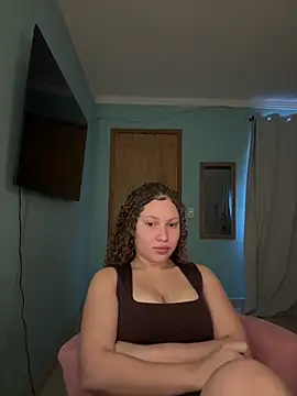 Snapshot of sophiiahot chatting on 05-06-26, 01:05 sophiiahot online show from 05-06-26, 01:05