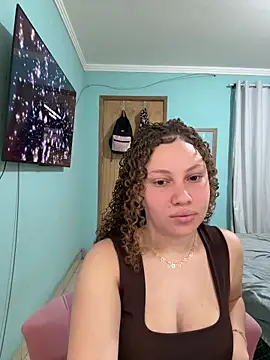 Snapshot of sophiiahot chatting on 06-16-26, 12:41 sophiiahot online show from 06-16-26, 12:41
