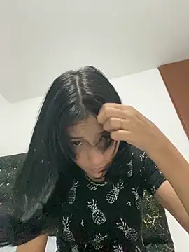 Snapshot of xoxo_anny chatting on 05-22-26, 11:43 xoxo anny online show from 05-22-26, 11:43