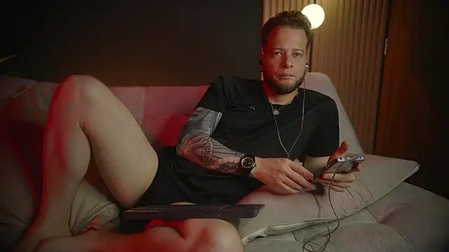 Axxel Foxx online show from 04-09-26, 07:41