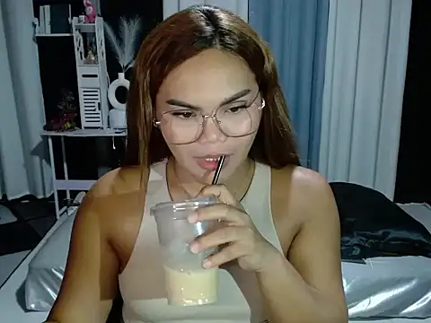 Kylie mortel online show from 04-10-26, 04:33