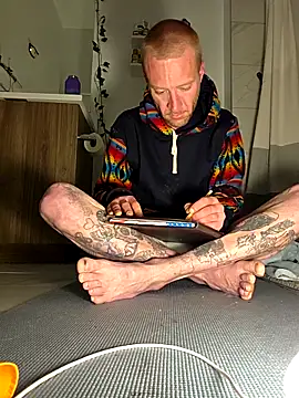 Snapshot of rawanduncut4u chatting on 04-09-26, 07:58 rawanduncut4u online show from 04-09-26, 07:58