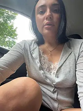 Snapshot of LucyHotty_ chatting on 07-14-26, 01:50 LucyHotty online show from 07-14-26, 01:50
