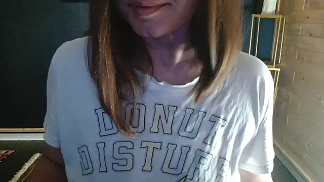 NicoleLove  online show from 06-24-26, 04:00