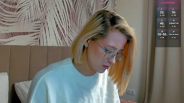 Snapshot of Lizzyvega chatting on 05-05-26, 01:57 Lizzyvega online show from 05-05-26, 01:57