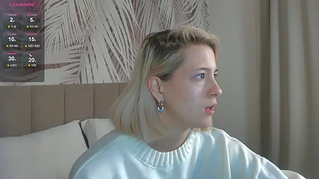 Snapshot of Lizzyvega chatting on 05-24-26, 02:05 Lizzyvega online show from 05-24-26, 02:05