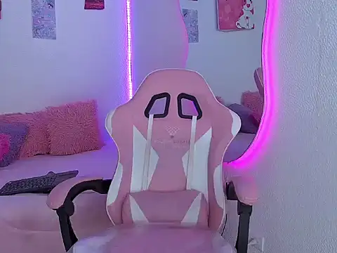 Snapshot of anisha_vela chatting on 04-10-26, 04:12 anisha vela online show from 04-10-26, 04:12